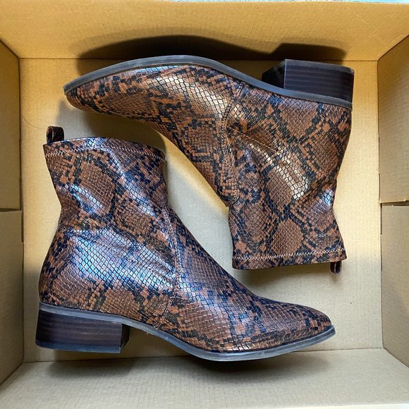 Brown Snake Skin Ankle Point Toe Boots, Size 9 - Picture 1 of 2